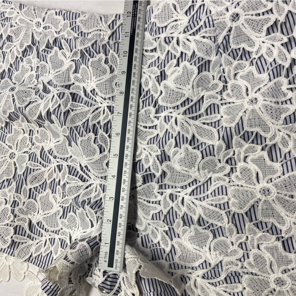 NEW! ADIVA White Crochet Embroidered Overlay Shorts High Waist 2” Inseam Large - Picture 9 of 13